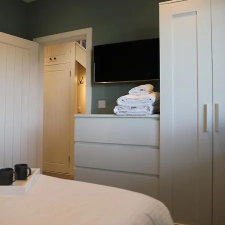 Penreal, Bay Holidays Holiday home *